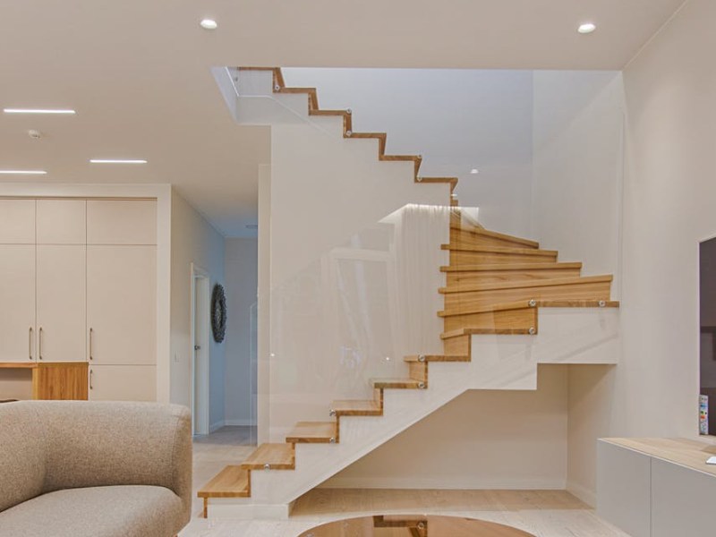 Spatiul de sub scara interioara